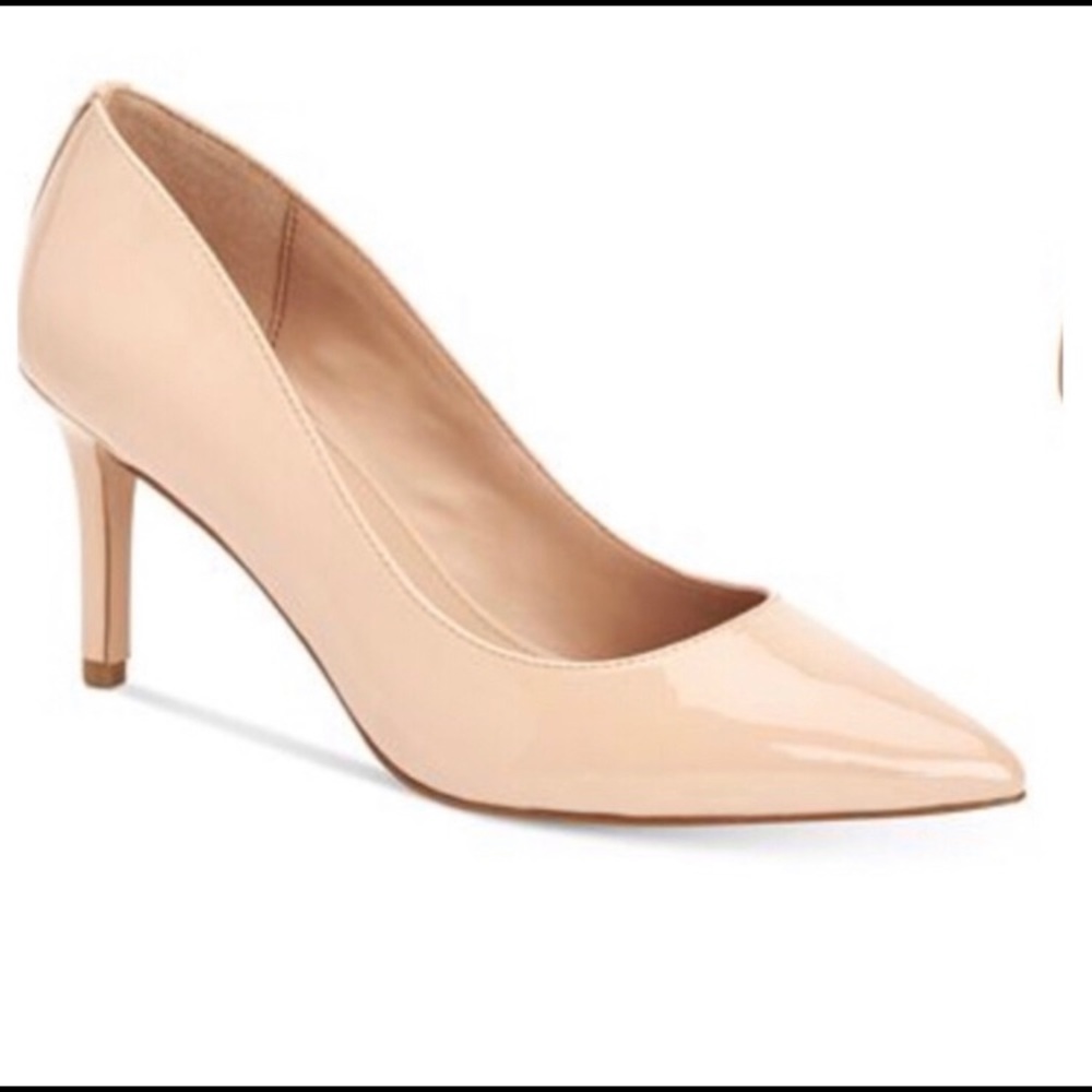 BCBGeneration Marci Pumps Shell